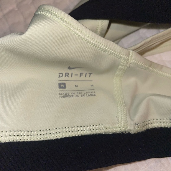 Nike Dri-Fit Sports bra - Picture 4 of 4